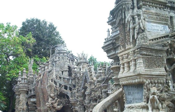 CHEVAL-_Fa%C3%A7ade_Est